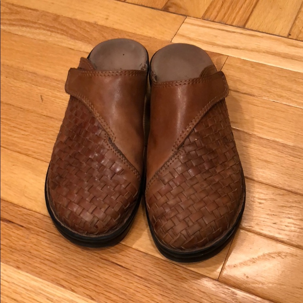 Clark’s Leather Brown Clogs - Size 8